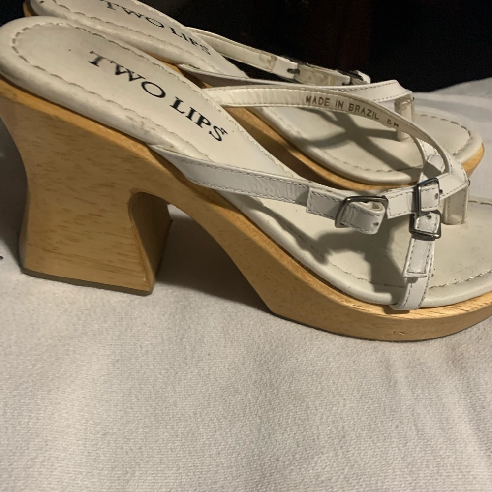 Size 6 Two Lips platforms - Picture 2 of 3